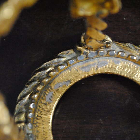 Vintage Stylebuilt Porcelain Bathroom Cup with Cord & Tassel Stand - Picture 10 of 15